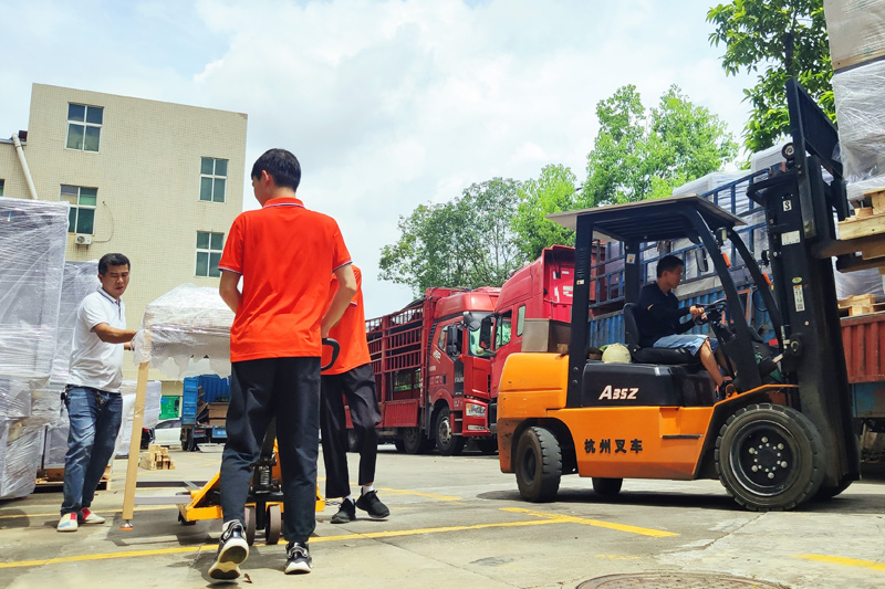 工廠實(shí)拍：日精智能汽車線束自動(dòng)化處理設(shè)備，發(fā)貨現(xiàn)場(chǎng)！